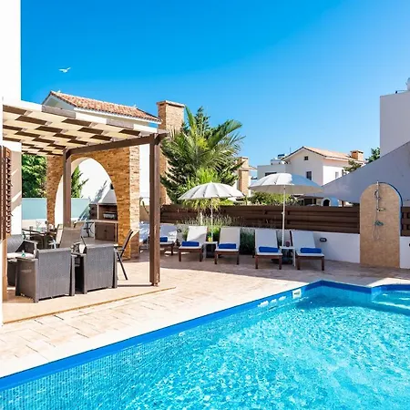 Iris By Ezoria Villa *