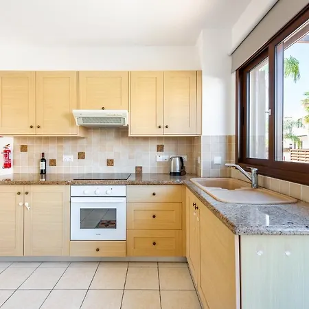 Villa Iris By Ezoria *