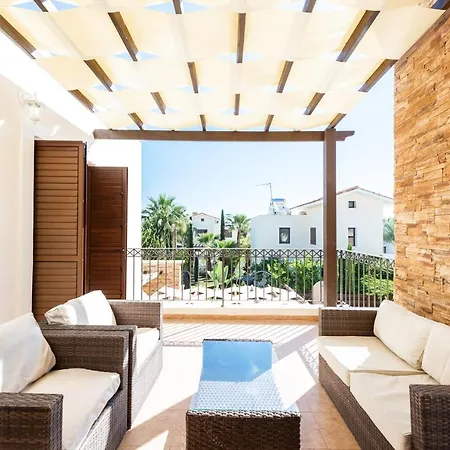 Iris By Ezoria Villa *