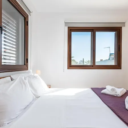 Iris By Ezoria Villa