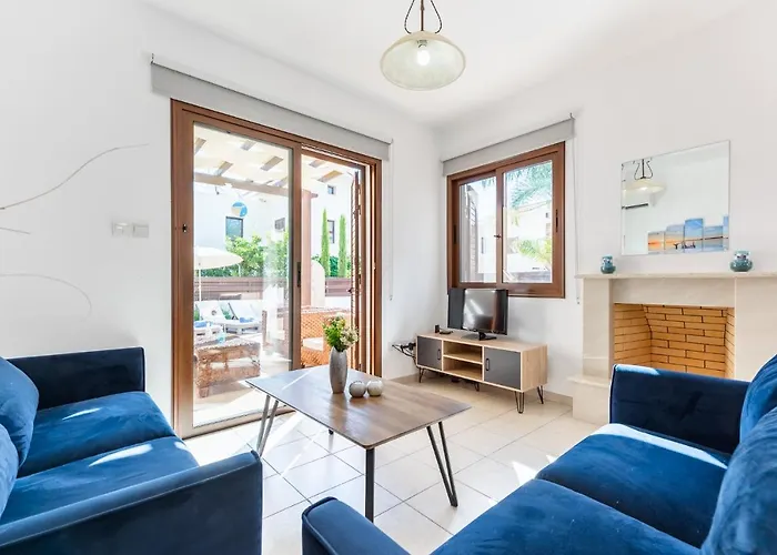 Villa Iris By Ezoria *