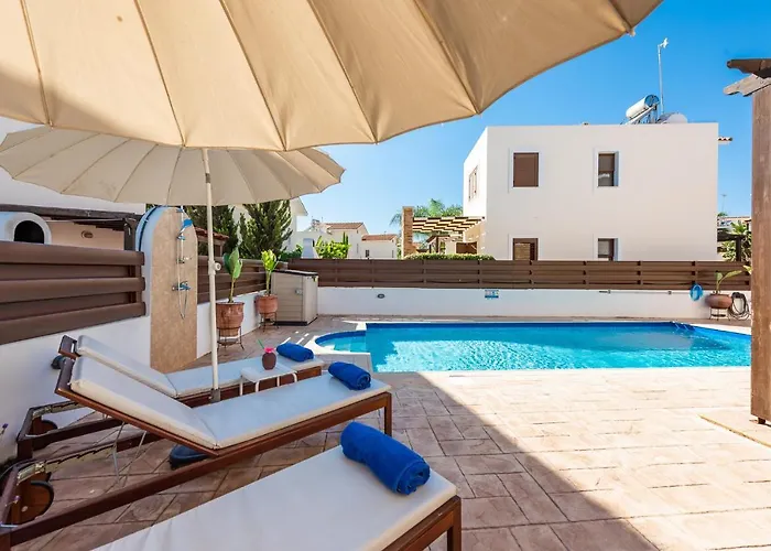 Iris By Ezoria Villa