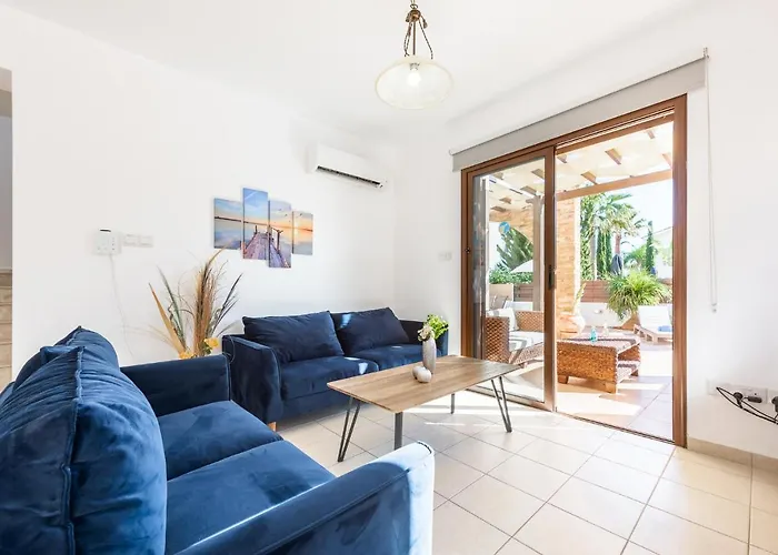 Iris By Ezoria Villa