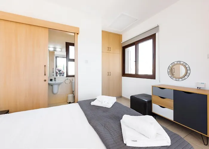 Villa Iris By Ezoria *