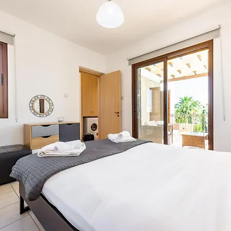 Iris By Ezoria Villa